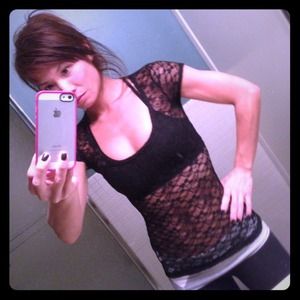 Guess lace cap sleeve shirt