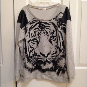 grey pullover sweater 🌸