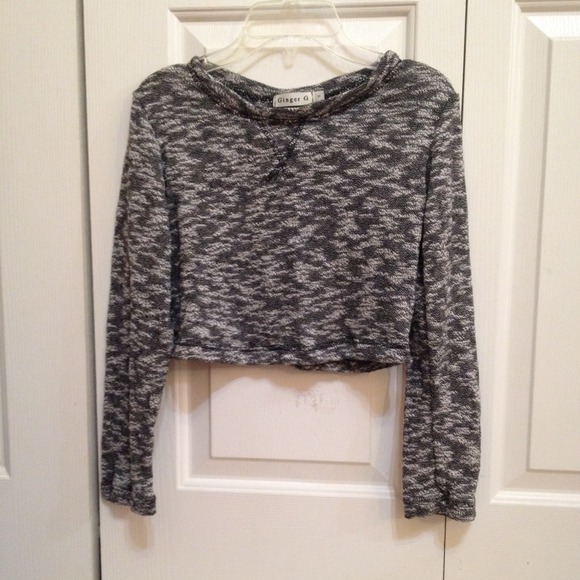 grey sweater crop top 🌸