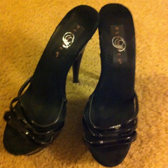 Black stripper heels