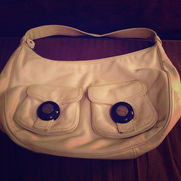 🚫SOLD🚫Michael Kors cream leather purse - Picture 1 of 4