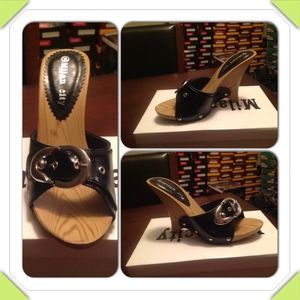 Black wedge heel