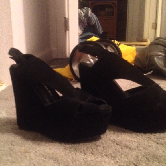 Jeffrey Campbell Mariel black suede.