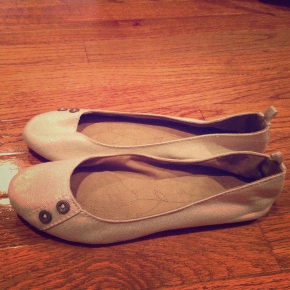 Shoes - Cream Flats