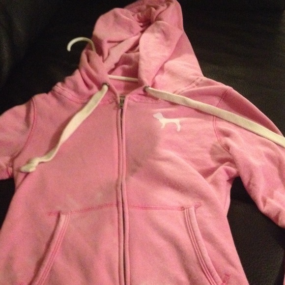 Vs pink hoodie . In wonderful condition. - Picture 3 of 4