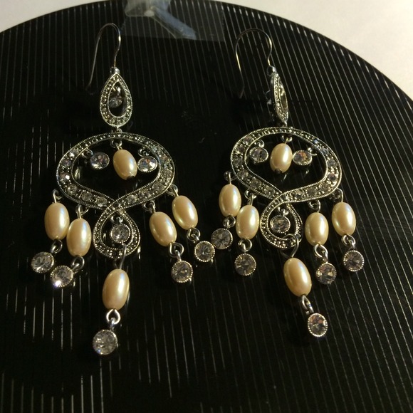 Chandelier earrings