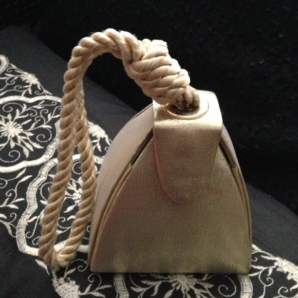 Gold tone small purse - Picture 3 of 4