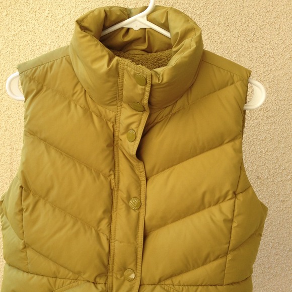 πππHOST PICK! πππ**FLASH SALE **J. Crew Vest - Picture 4 of 4