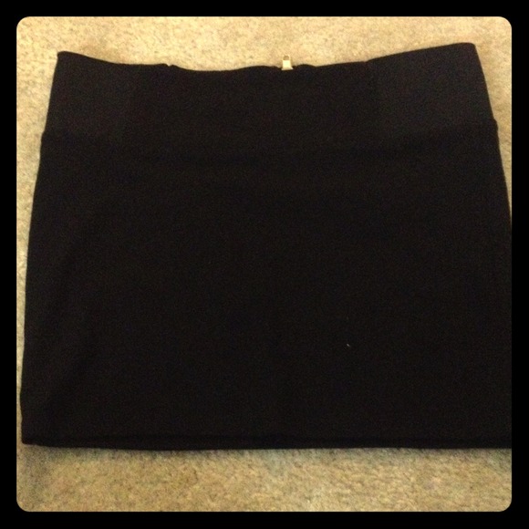 Cute black skirt