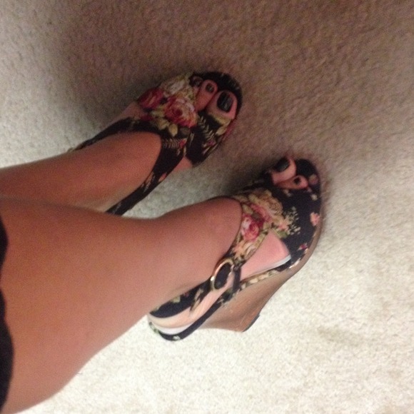 Floral shoes
