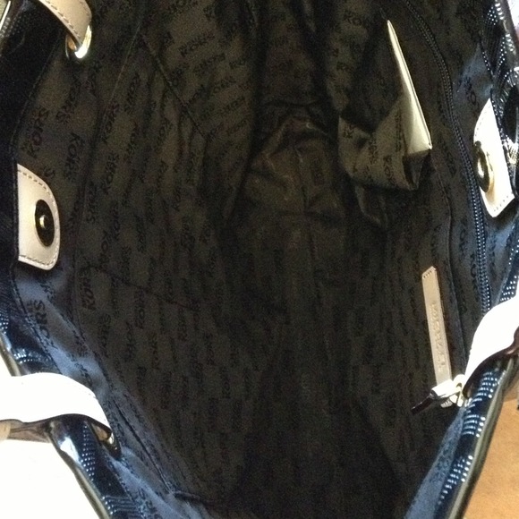 SOLD!!!***HOST PICK***11/27. MK JET SET BLACK - Picture 4 of 4