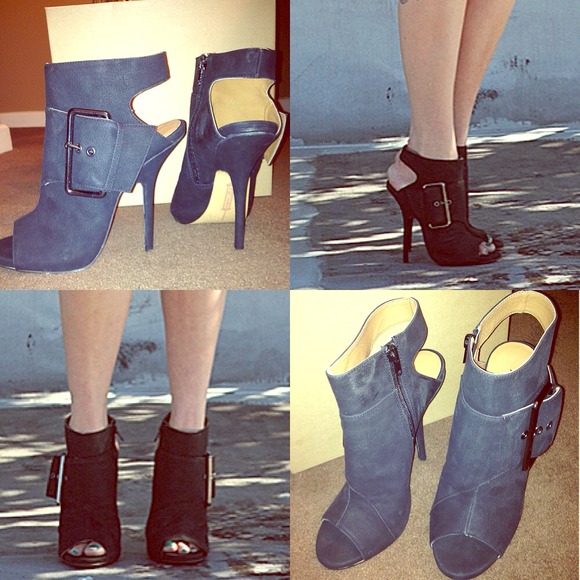 Zigisoho black suede heel