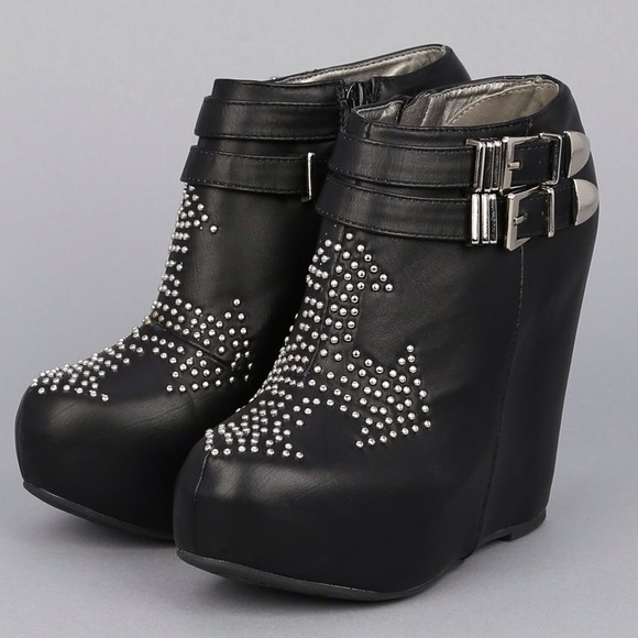 🌹SALE🌹Qupid Black Booties - Picture 2 of 3