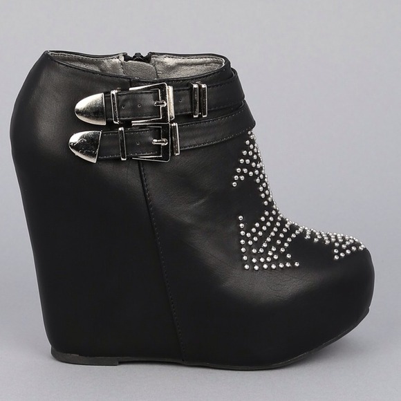 🌹SALE🌹Qupid Black Booties - Picture 3 of 3