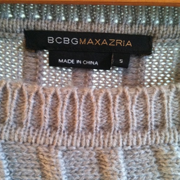 🔴SOLD🔴BCBG Grey Sweater - Picture 4 of 4