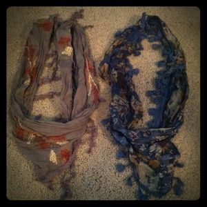 Bundle of 2 fall scarves!