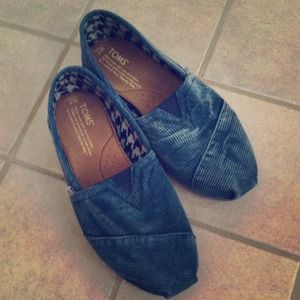 Toms corduroy shoes.