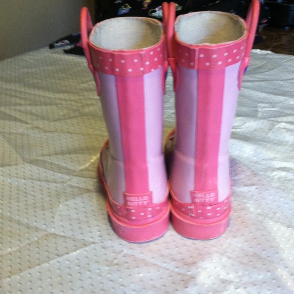 Hello kitty rainboots Sanrio lil girls - Picture 3 of 4