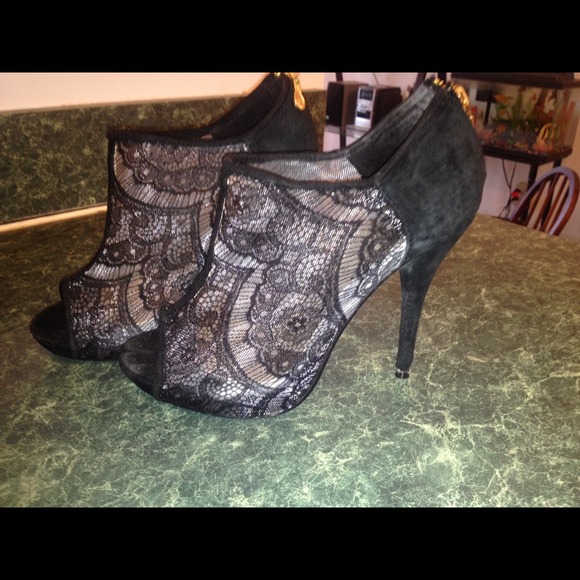 Beautiful lace heels - Picture 1 of 1