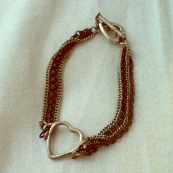 ❌SOLD!!❌ American Eagle heart bracelet