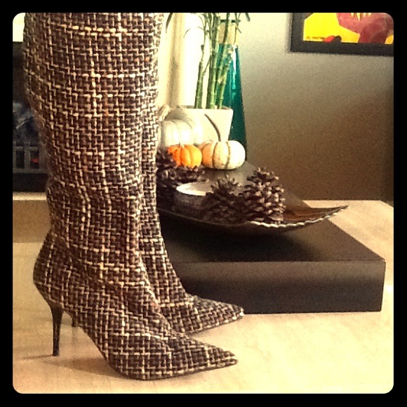 Über Posh Woven Boots.