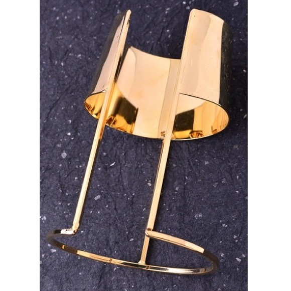 Gold Arm Cuff - Picture 2 of 3