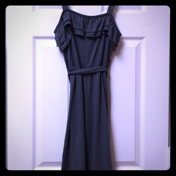 ☀️👗☀️ Gray ruffled dress with beaded ties ☀️👗☀️