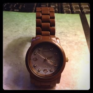 ISprout brown diamond watch from magic market week