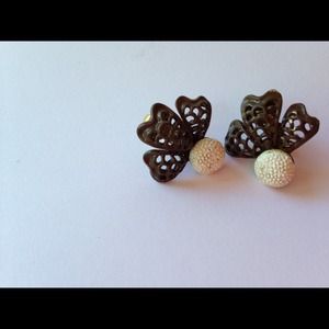Vintage clip on earring