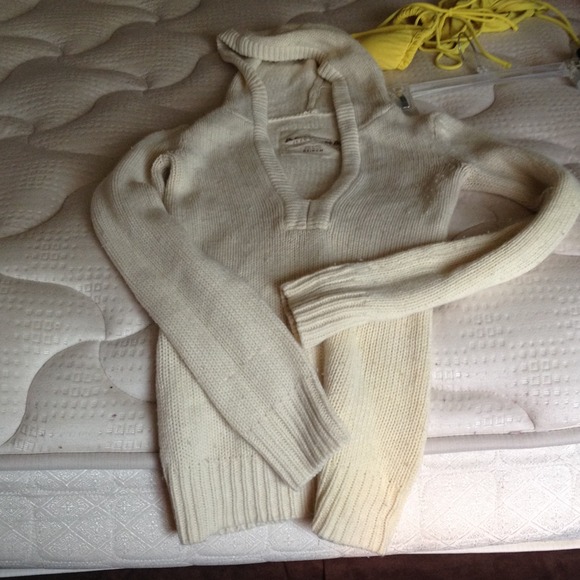 Sweater - Picture 1 of 1