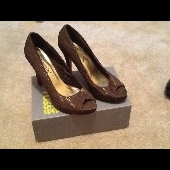 Stilettos, dark brown with gold flakes - Picture 4 of 4