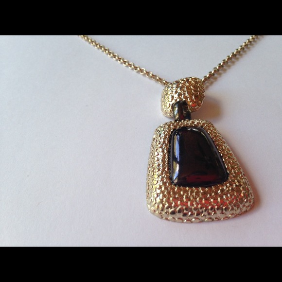 Rose gold toned necklace