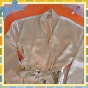 💝👘 Victoria Secrets satin robe 👘💝 @REDUCED@