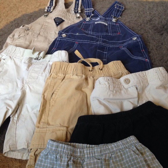 Lot 18-23 month boy shorts and overalls