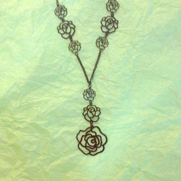 Black rose necklace