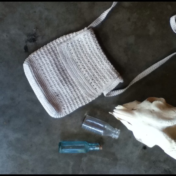 🌻SOLD🌻Vintage crochet cross body