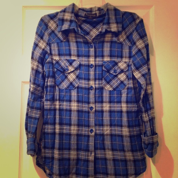 ✔️SOLD - Plaid button up - royal blue