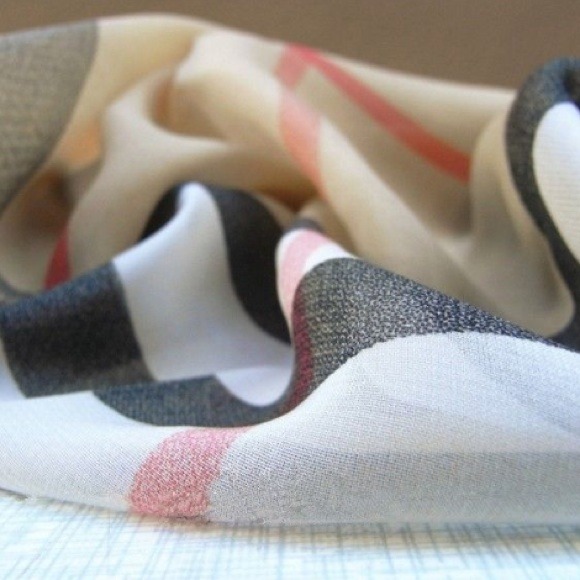 Brand new chiffon scarf - Picture 3 of 3