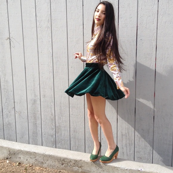 Emerald Green Super soft Velvety Skater Skirt - Picture 2 of 4