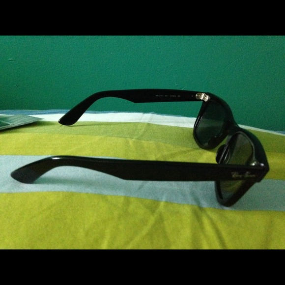 SOLD Authentic Ray ban sunglasses - Picture 2 of 3