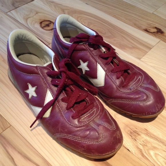 [Bundle] Converse Sneakers & Colorful Top