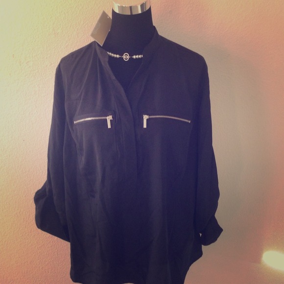 🚨SOLD on Another Sight 🚨 Michael Kors top
