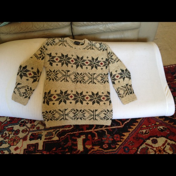 Sweater - Picture 1 of 3