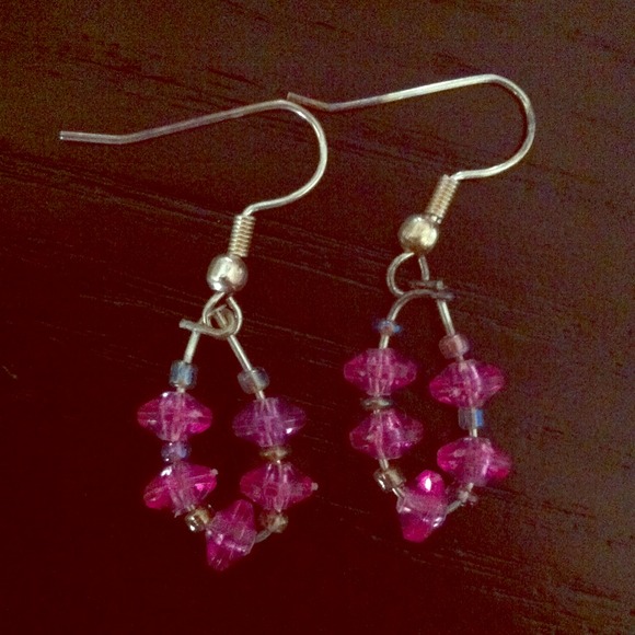 Pink bead earrings🎀