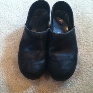 Bundle shoes and necklace