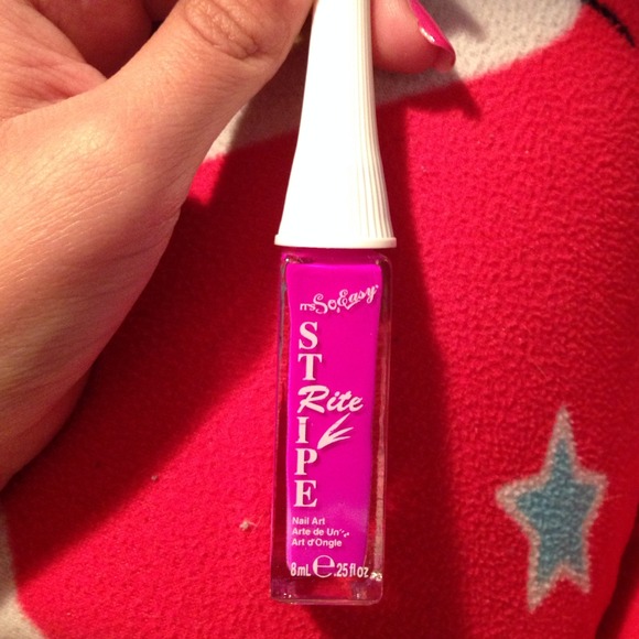 Stripe maker nail polish