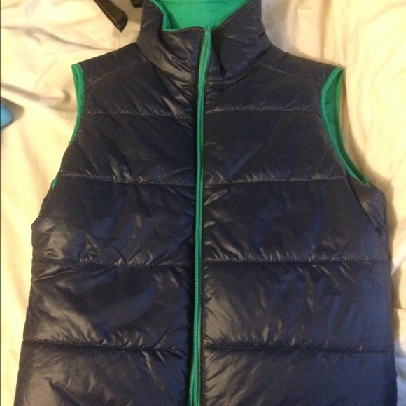 Champion reversible, water resistant puff vest - Picture 3 of 4