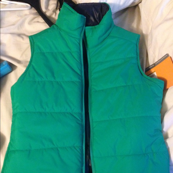 Champion reversible, water resistant puff vest - Picture 4 of 4