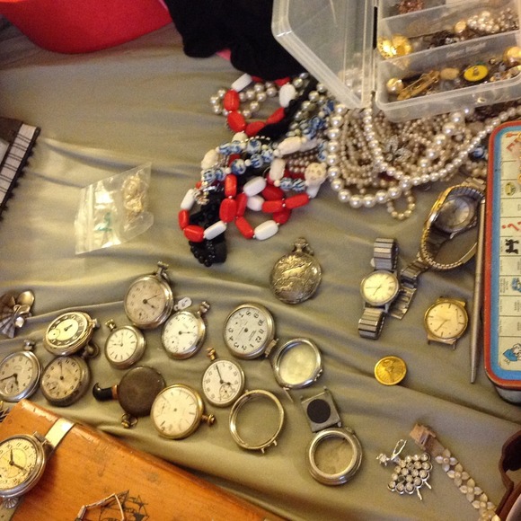 Vintage Watches, Sunglasses, Jewelry, Belts...