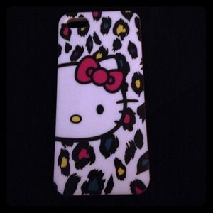⚪️sold⚫️Cheetah hellokitty iPhone 5 case
